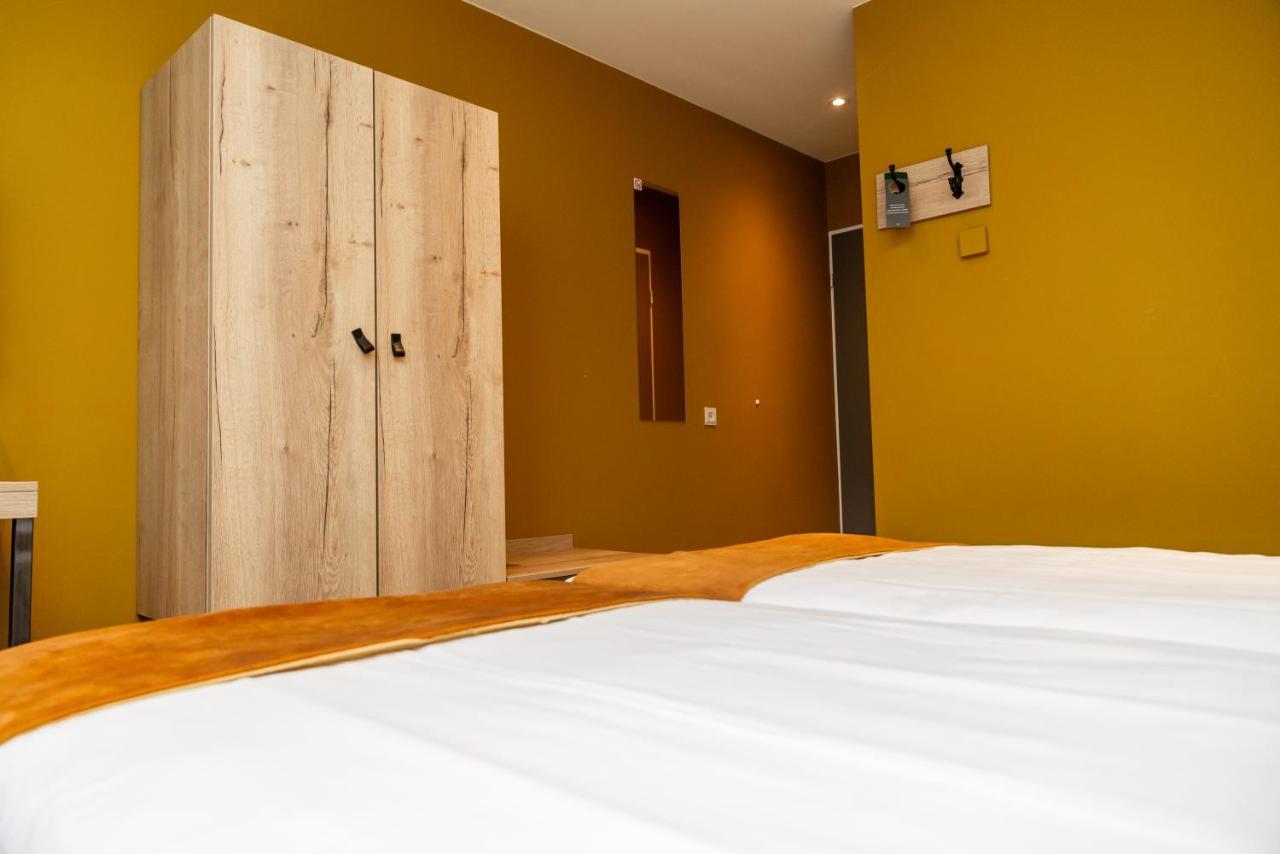 Hotel Onder De Linden Roden Extérieur photo